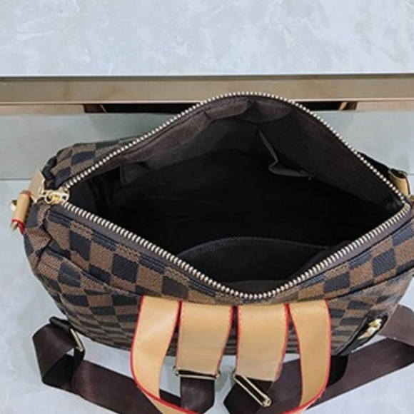 Checkerd Backpack/purse - Picture 6 of 8